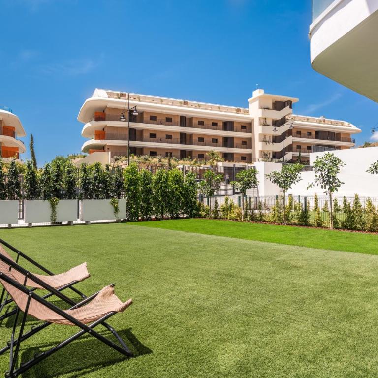 Elegant Garden Apartment in Higuerón - Appartement - 14