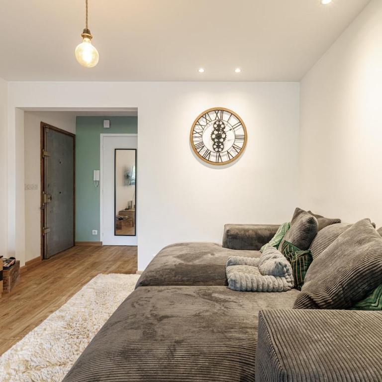 Beautiful 2 rooms Swimming pool, parking space and air conditioning - One-Bedroom Apartment - 9