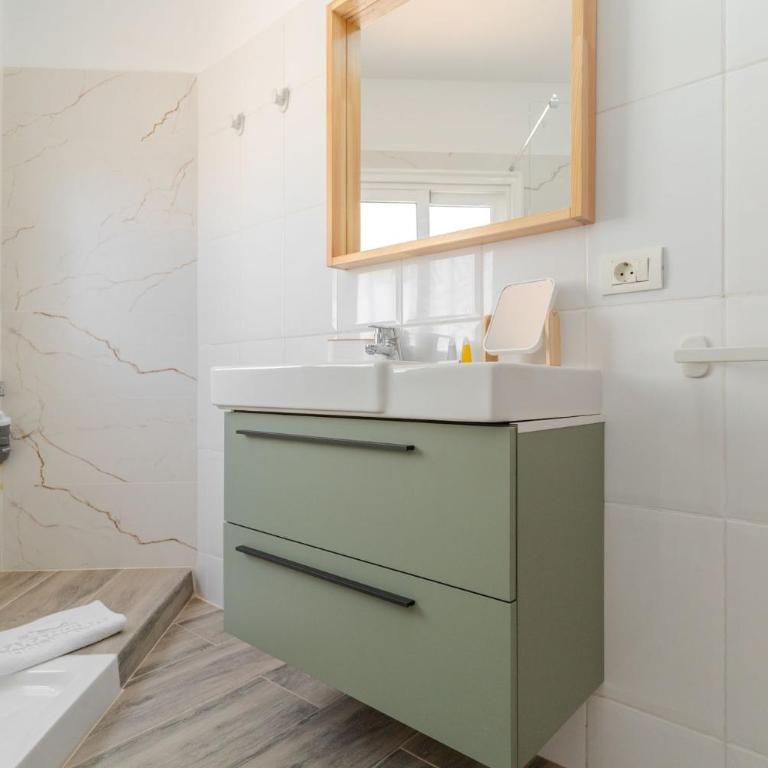 Charming 1-Bedroom Apartment with Ocean Views in Costa Adeje - Apartment - 23