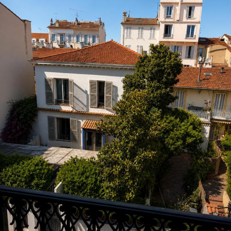 La Palme d'Or - Three-Bedroom Apartment - 22