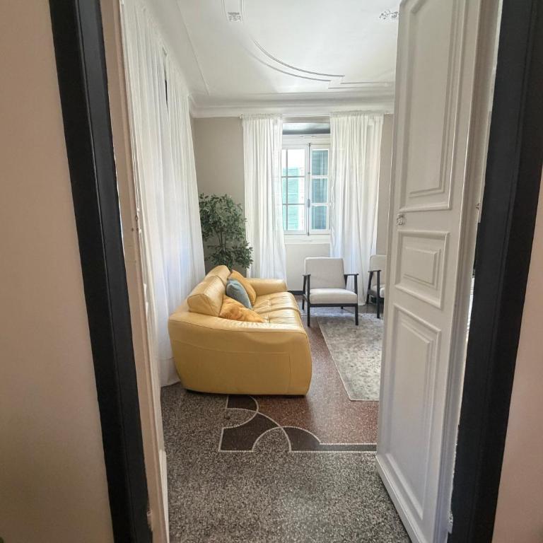 Happy Family Apartments Historical Luxury B - Appartamento con 2 Camere da Letto - 1