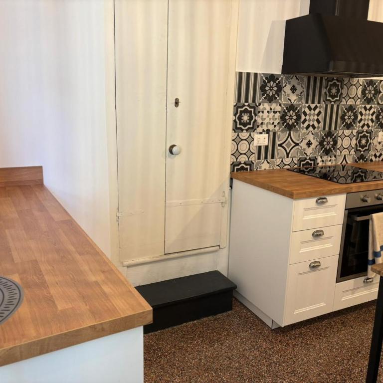 Happy Family Apartments Historical Luxury B - Appartamento con 2 Camere da Letto - 10