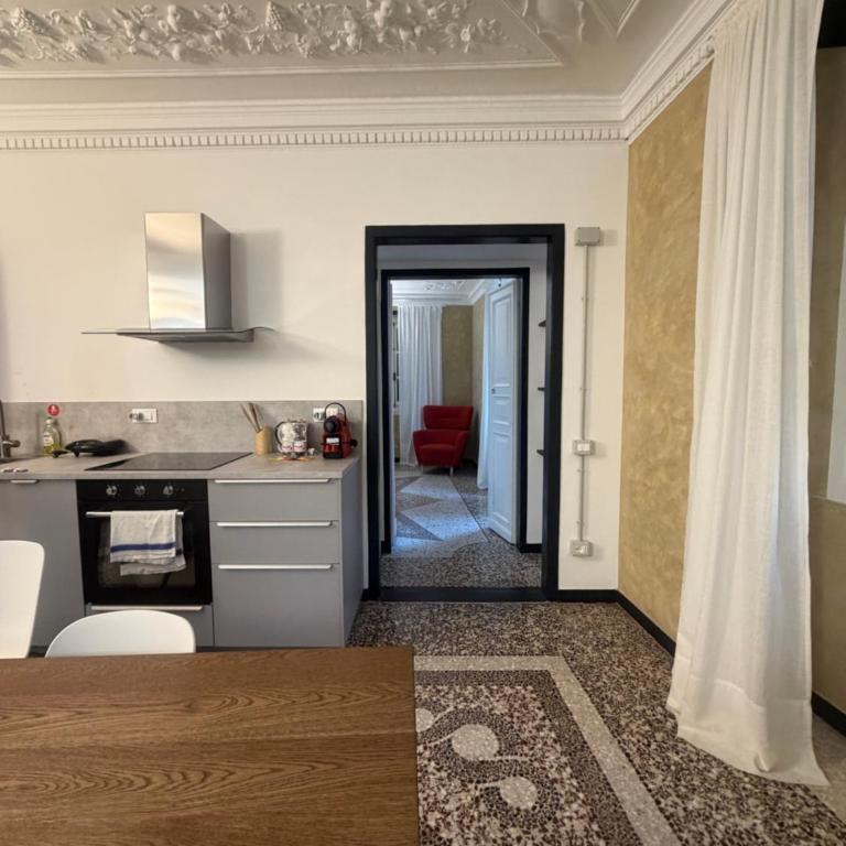 Happy Family Apartments Historical Luxury A - Appartamento con 1 Camera da Letto - 8