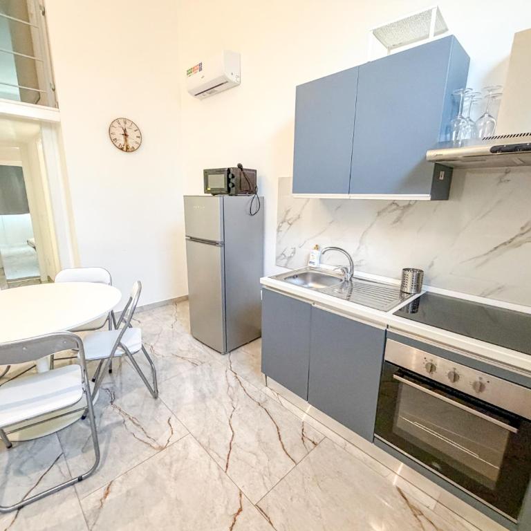 Accogliente Loft su Due Livelli a Milano - Metro M1 - Appartamento con 2 Camere da Letto - 16