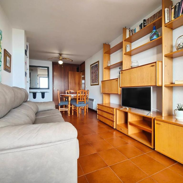 URB. PEDRAS NEGRAS - Apartamento de 3 dormitorios - 4