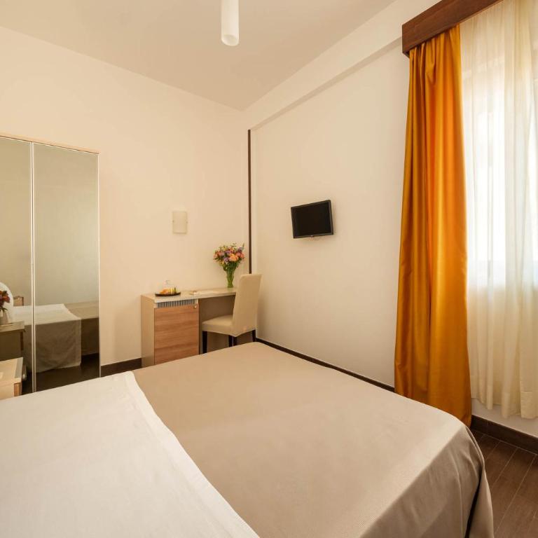 ARBORIS BELLI Hotel - Camera Matrimoniale Economy - 3