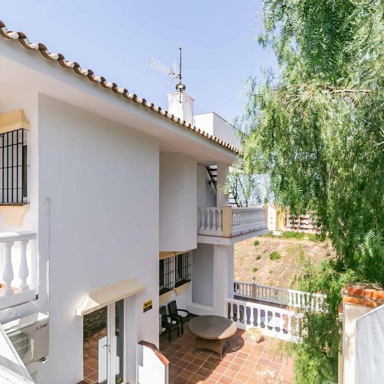 143 - Spacious Villa with Private Pool & Stunning Views - Villa - 42