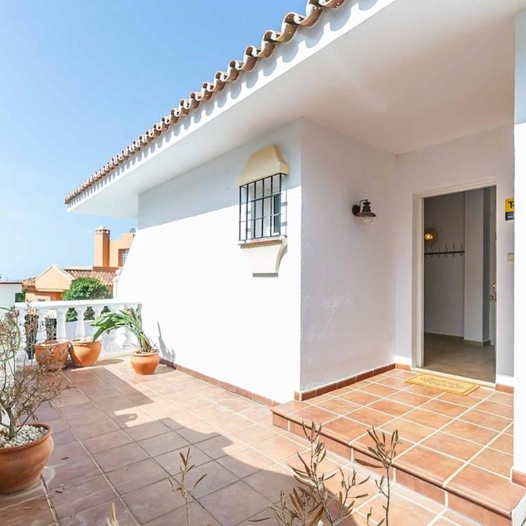 143 - Spacious Villa with Private Pool & Stunning Views - Villa - 84