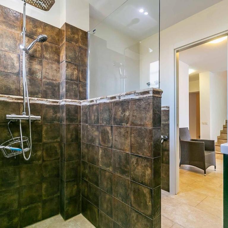 143 - Spacious Villa with Private Pool & Stunning Views - Villa - 26