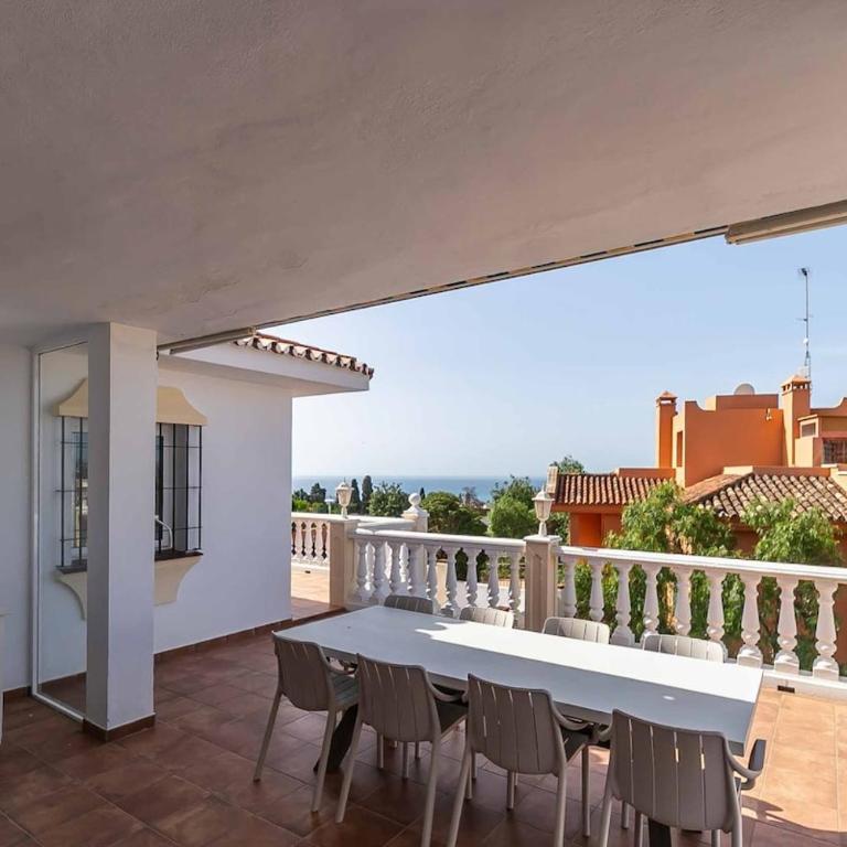 143 - Spacious Villa with Private Pool & Stunning Views - Villa - 49