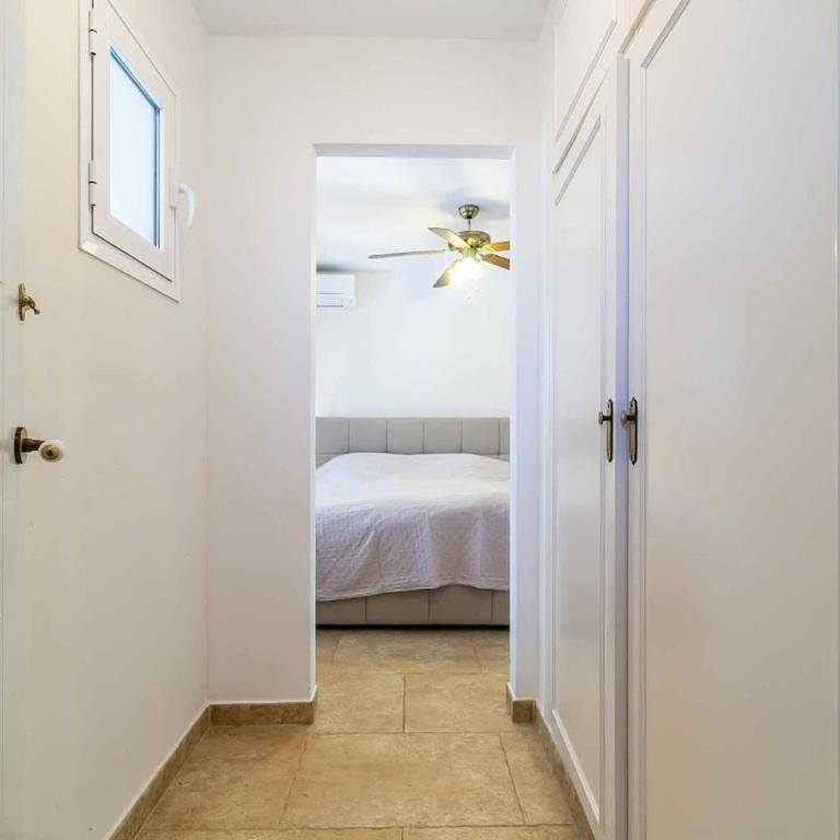 143 - Spacious Villa with Private Pool & Stunning Views - Villa - 22