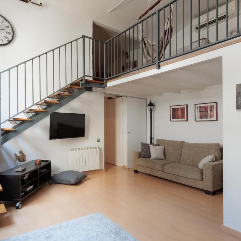 Unique Historic Factory Duplex - Only 15 min walk to Las Ramblas - Appartement - 16