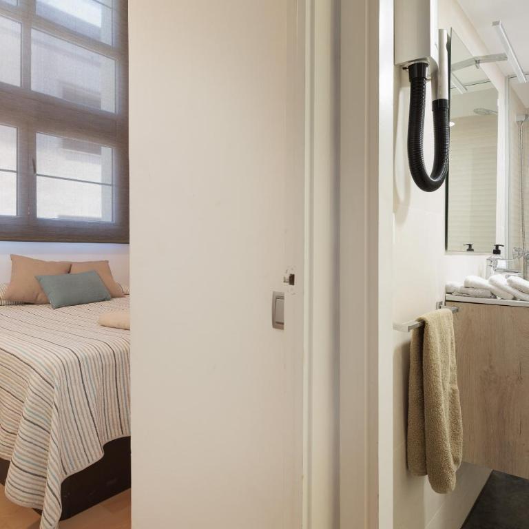 Unique Historic Factory Duplex - Only 15 min walk to Las Ramblas - Appartement - 26