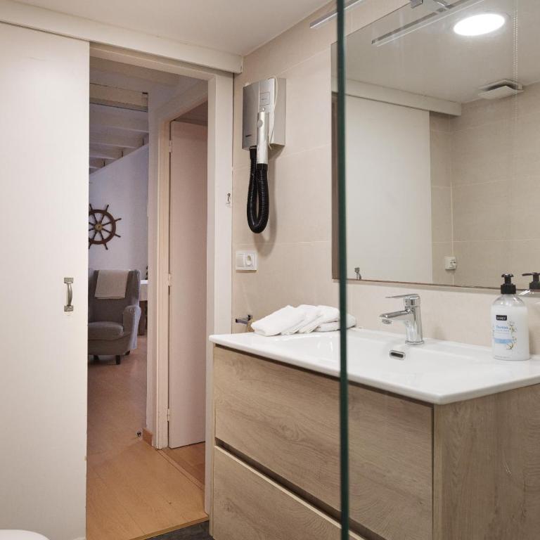 Unique Historic Factory Duplex - Only 15 min walk to Las Ramblas - Appartement - 27