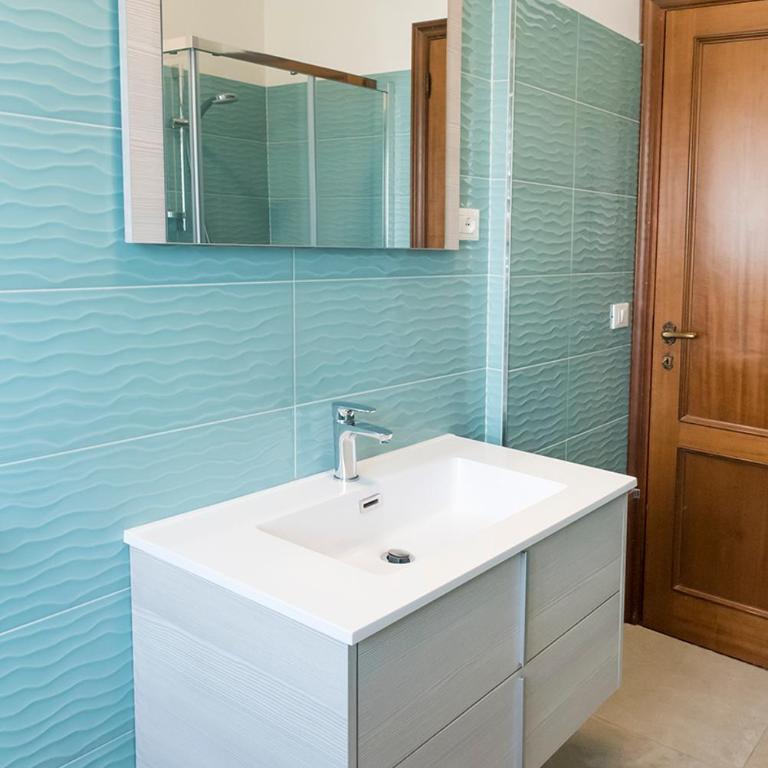 N235 - Numana, ampio appartamento con terrazzo vista mare - Appartamento - 24