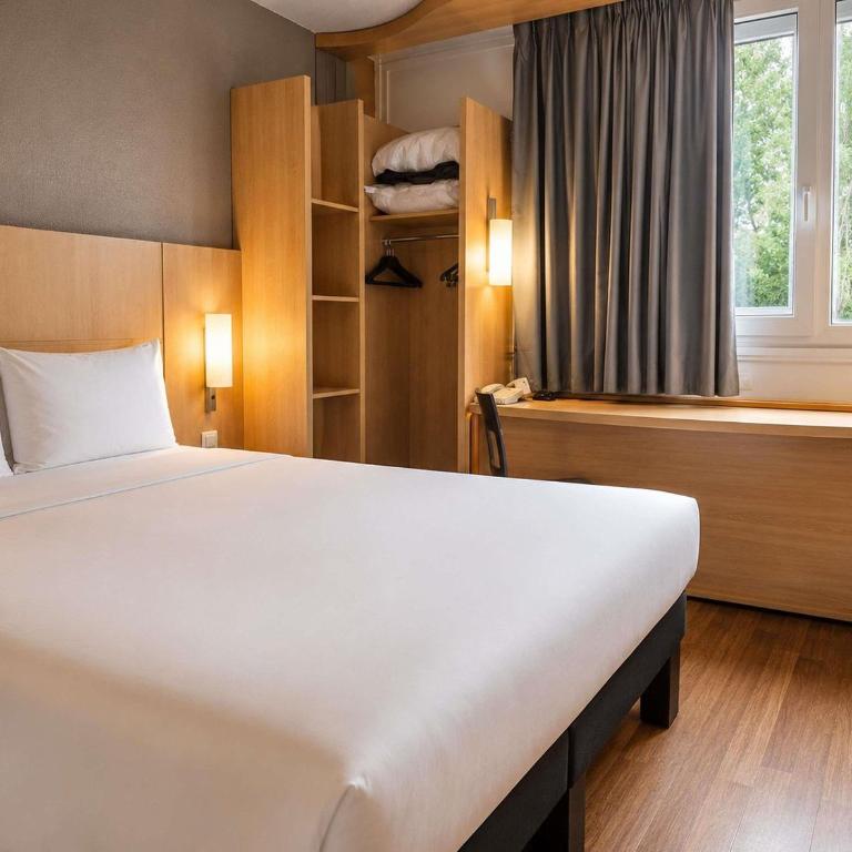 ibis Paris Porte d'Italie - Chambre Standard avec 1 Lit Double et 1 Lit d'Enfant - 4
