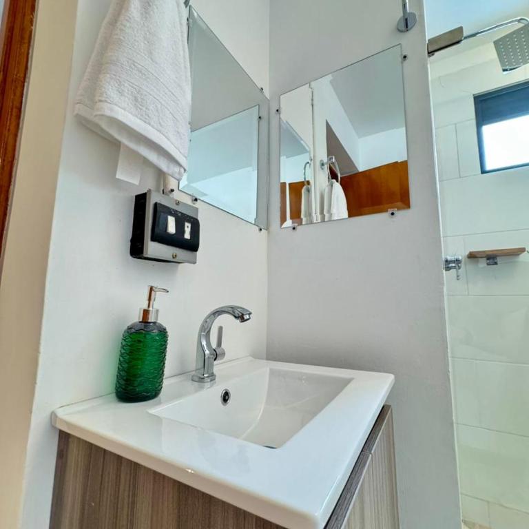 Hostal Casa Iwa - Quadruple Room with Shared Bathroom - 10