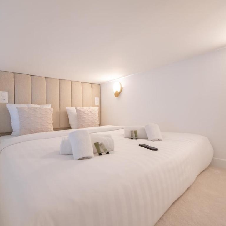 Cosy Flat by Quai d'Orsay, near Eiffel Tower - One-Bedroom Apartment - 5