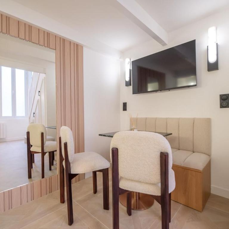 Cosy Flat by Quai d'Orsay, near Eiffel Tower - One-Bedroom Apartment - 6