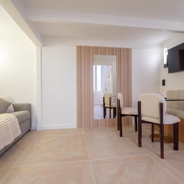 Cosy Flat by Quai d'Orsay, near Eiffel Tower - One-Bedroom Apartment - 7
