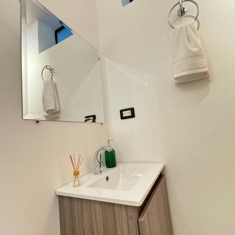 Hostal Casa Iwa - Standard Twin Room with Shared Bathroom - 3