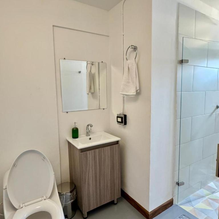 Hostal Casa Iwa - Standard Twin Room with Shared Bathroom - 6