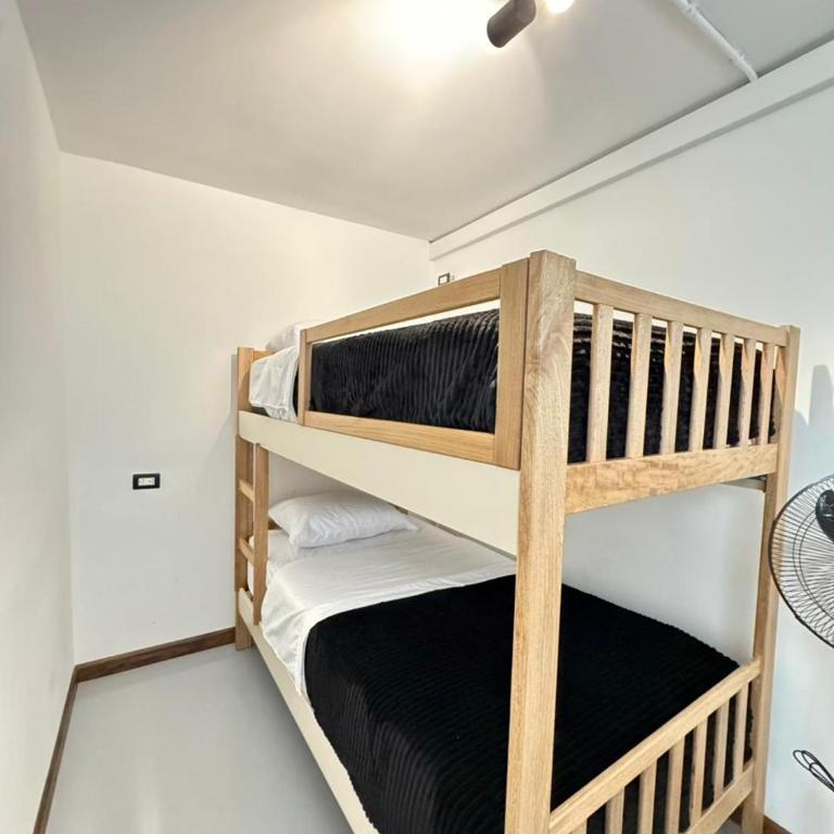 Hostal Casa Iwa - Standard Twin Room with Shared Bathroom - 23