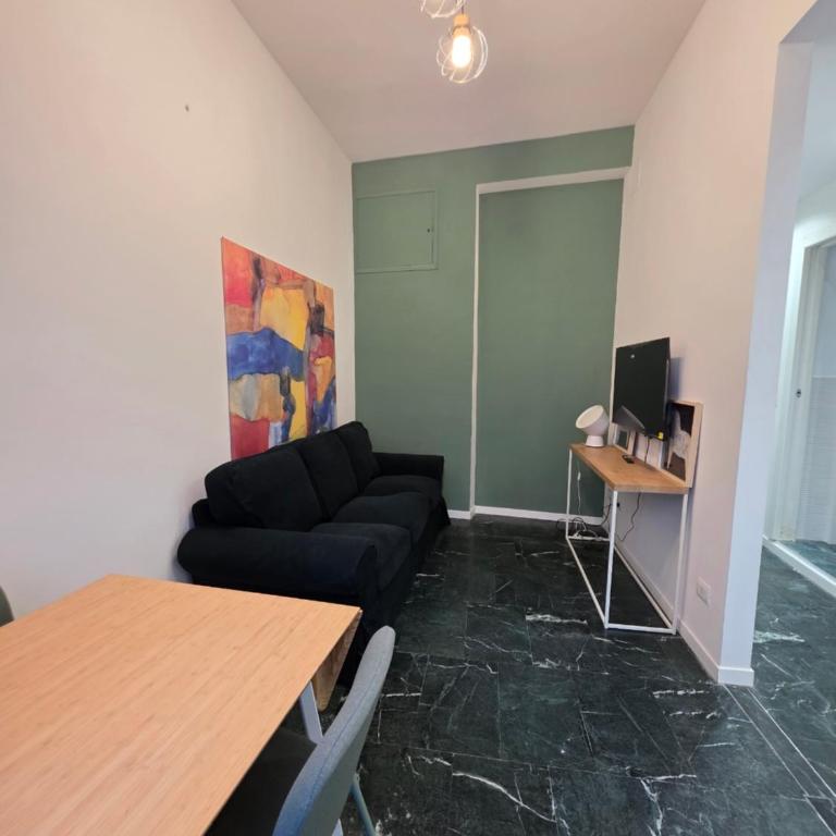 Walk to Duomo - Unione Central Apartment - Two-Bedroom Apartment - 2