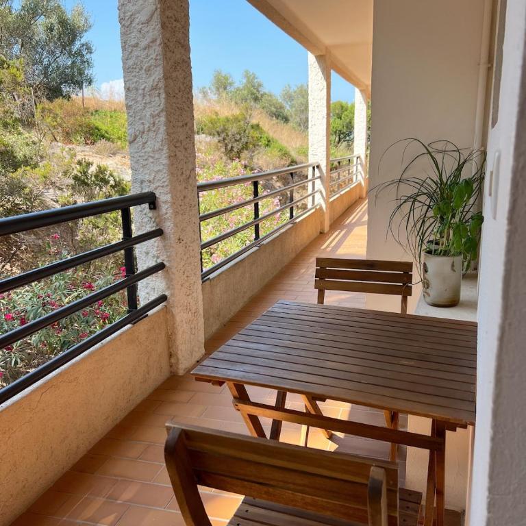 Appt cosy vue mer panoramique à Giens - Plages à pieds - Two-Bedroom Apartment - 17