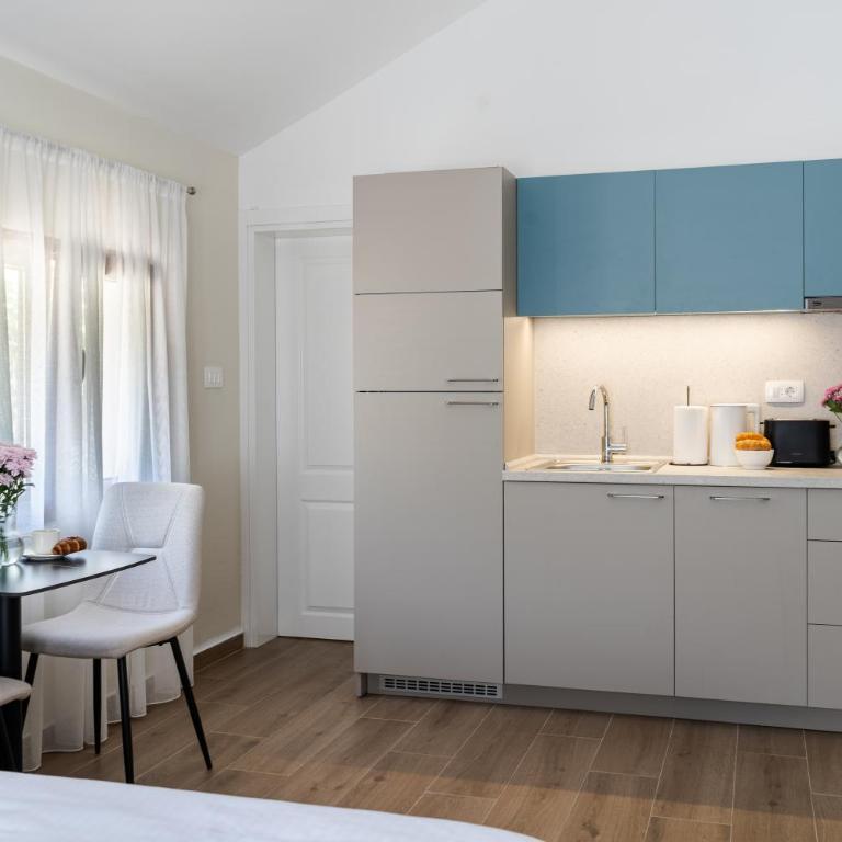 Hill House Orahovac - Studio-Apartment mit Queensize-Bett - 8