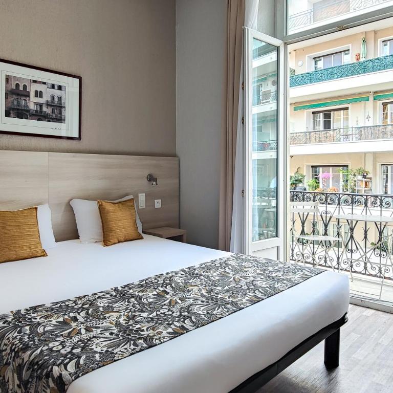 Hôtel Helvétique - Chambre Double avec Balcon - 4