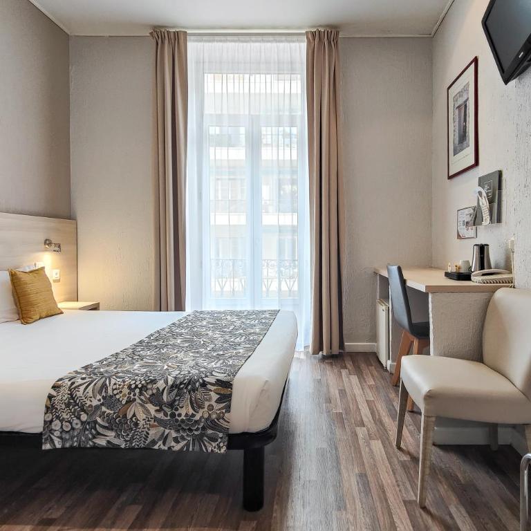 Hôtel Helvétique - Chambre Double avec Balcon - 6