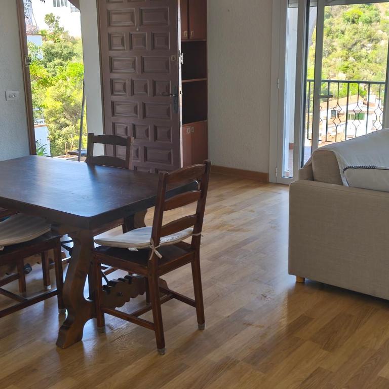 Puig Rom Pau Vila - One-Bedroom Apartment with Sea View and Balcony - 27