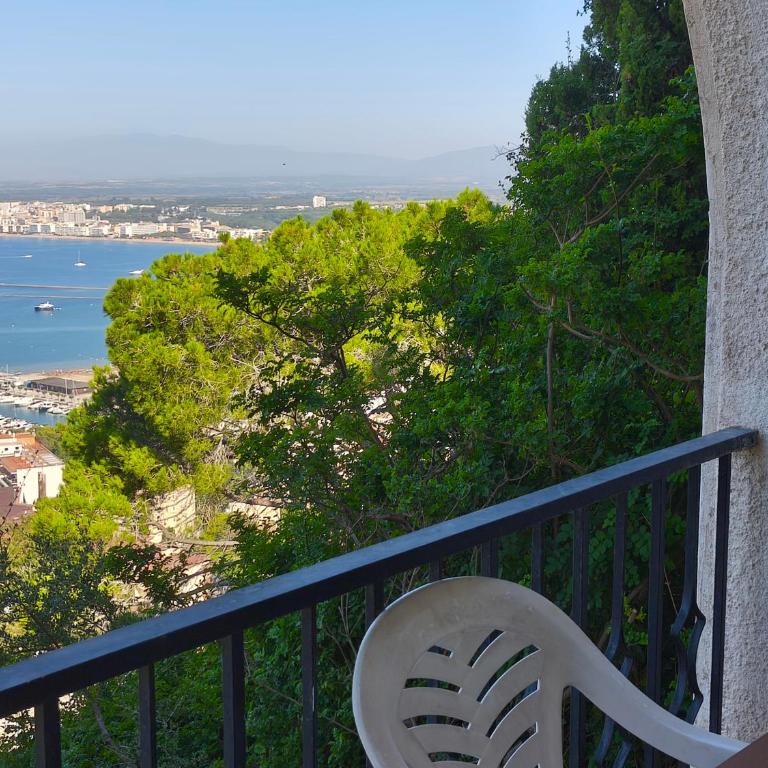 Puig Rom Pau Vila - One-Bedroom Apartment with Sea View and Balcony - 33