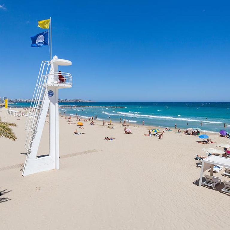 Stunning ocean views Totally refurbished Great terrace Direct access to the beach Air conditioner Wifi - Apartamento de 2 dormitorios - 33