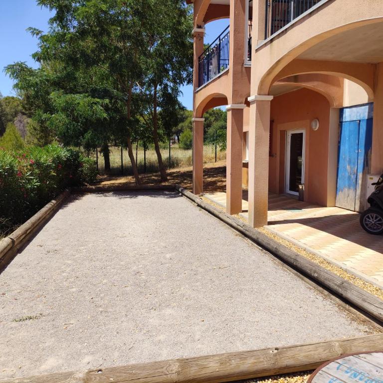Séjour golf & piscine à Béziers - Maison 3 Chambres - 33