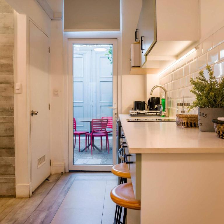 Bellavista Buzz Stylish 1BR Oasis Just Steps from the Metro - Studio - 15