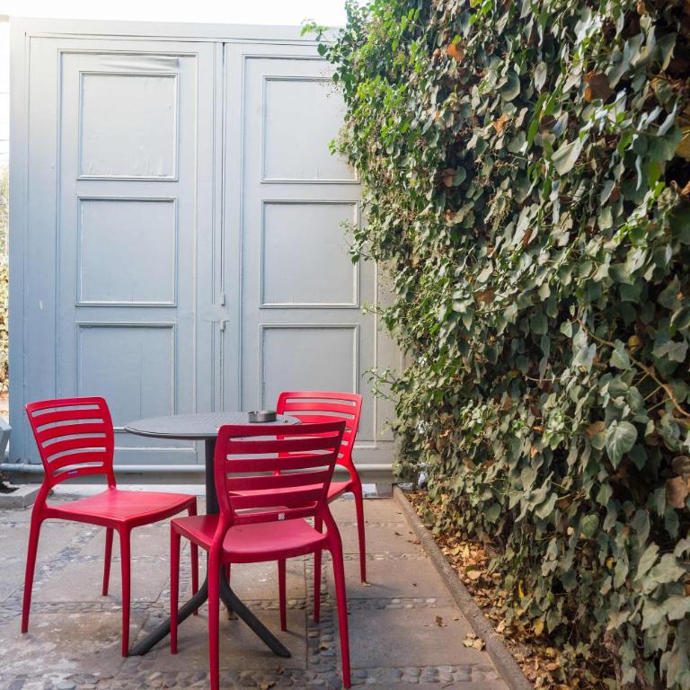 Bellavista Buzz Stylish 1BR Oasis Just Steps from the Metro - Studio - 16