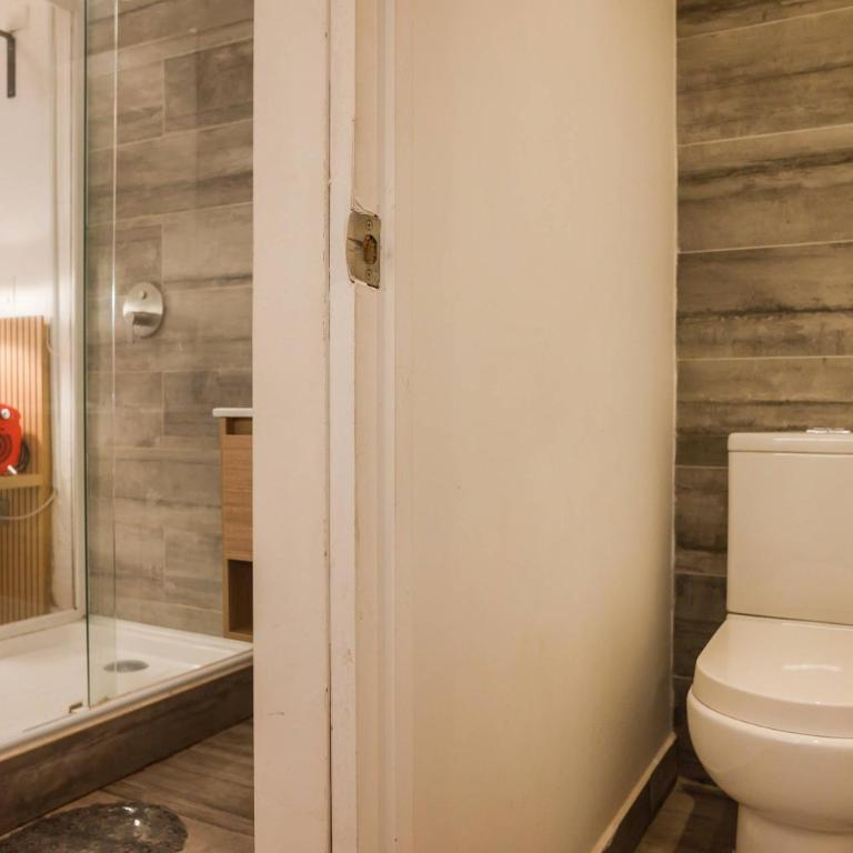 Bellavista Buzz Stylish 1BR Oasis Just Steps from the Metro - Studio - 20