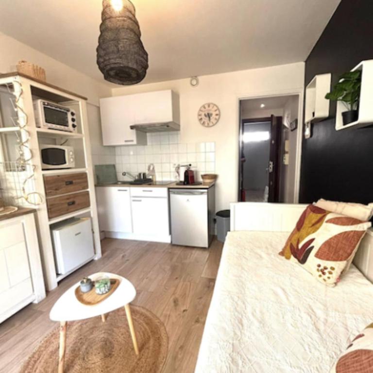 Charmant studio pour deux avec balcon à Antibes - Studio - 7