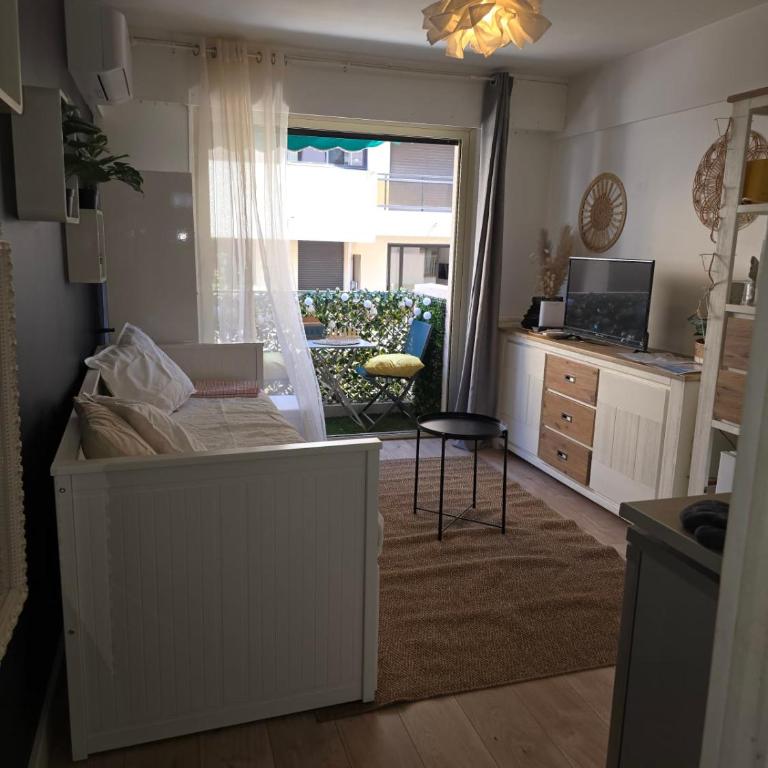 Charmant studio pour deux avec balcon à Antibes - Studio - 1