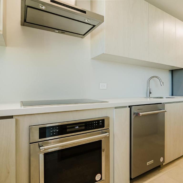 Oceanfront Luxury with 3 Bedrooms Jacuzzi & balcony - Apartamento - 12