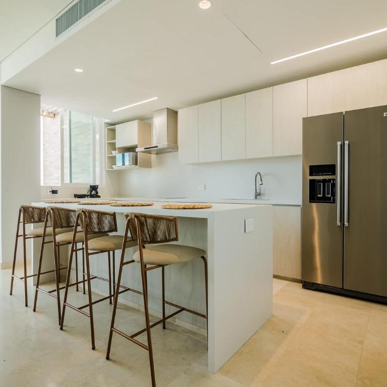 Oceanfront Luxury with 3 Bedrooms Jacuzzi & balcony - Apartamento - 14