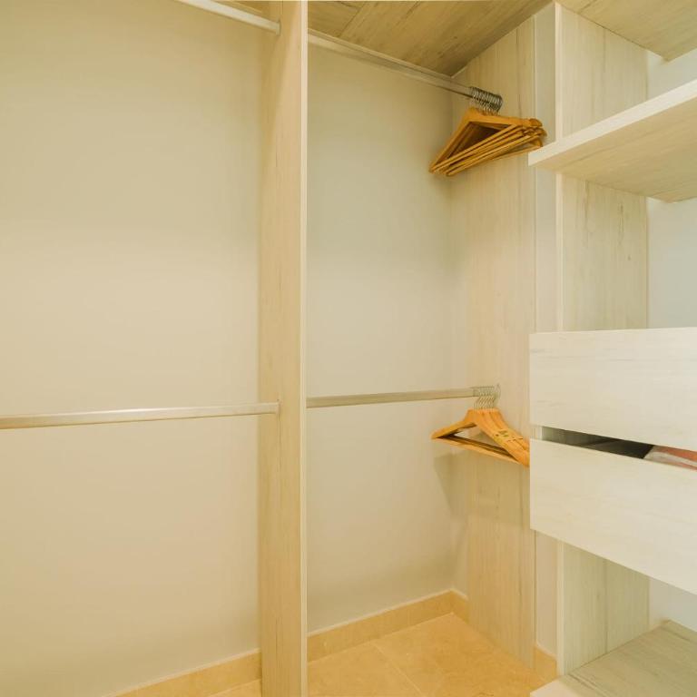 Oceanfront Luxury with 3 Bedrooms Jacuzzi & balcony - Apartamento - 17
