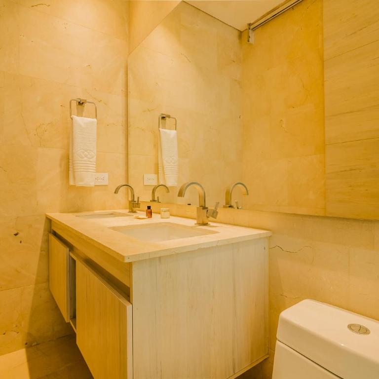 Oceanfront Luxury with 3 Bedrooms Jacuzzi & balcony - Apartamento - 24
