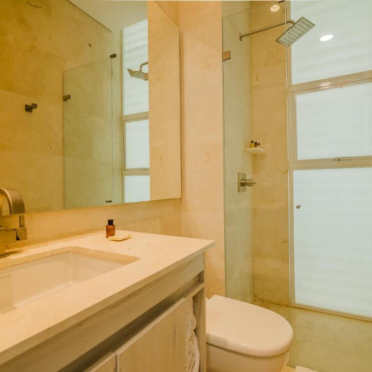 Oceanfront Luxury with 3 Bedrooms Jacuzzi & balcony - Apartamento - 26