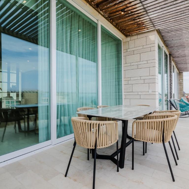 Oceanfront Luxury with 3 Bedrooms Jacuzzi & balcony - Apartamento - 4