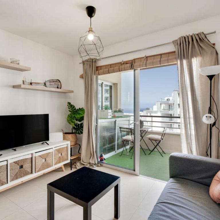 Charming 2-Bedroom Apartment with Ocean Views in Adeje - Apartamento - 1
