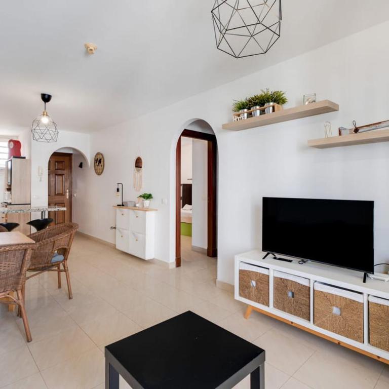 Charming 2-Bedroom Apartment with Ocean Views in Adeje - Apartamento - 9