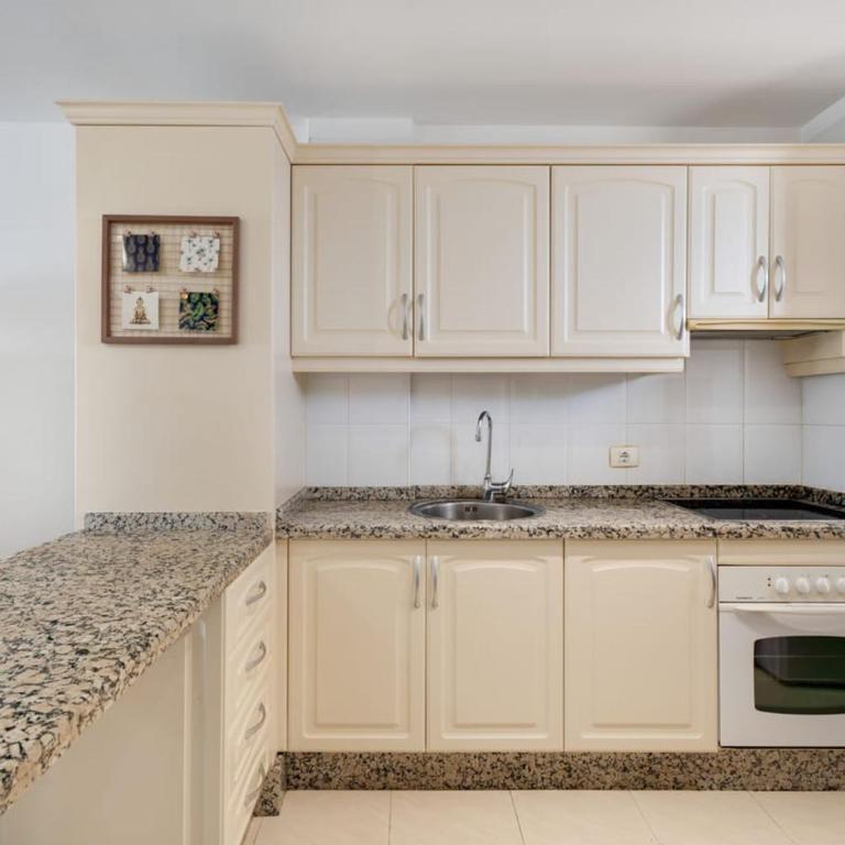 Charming 2-Bedroom Apartment with Ocean Views in Adeje - Apartamento - 18